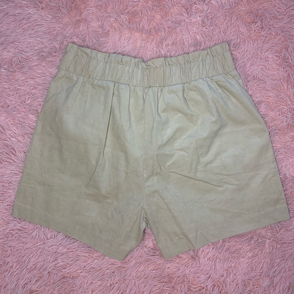 Short! - Picture 2 of 2